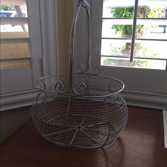 Vintage Decorative Wire Baskets - Picture 5 of 11